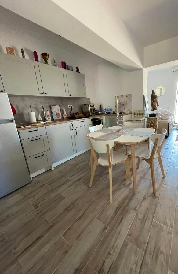 Rohan Studio One Aparthotel Năvodari Esterno foto